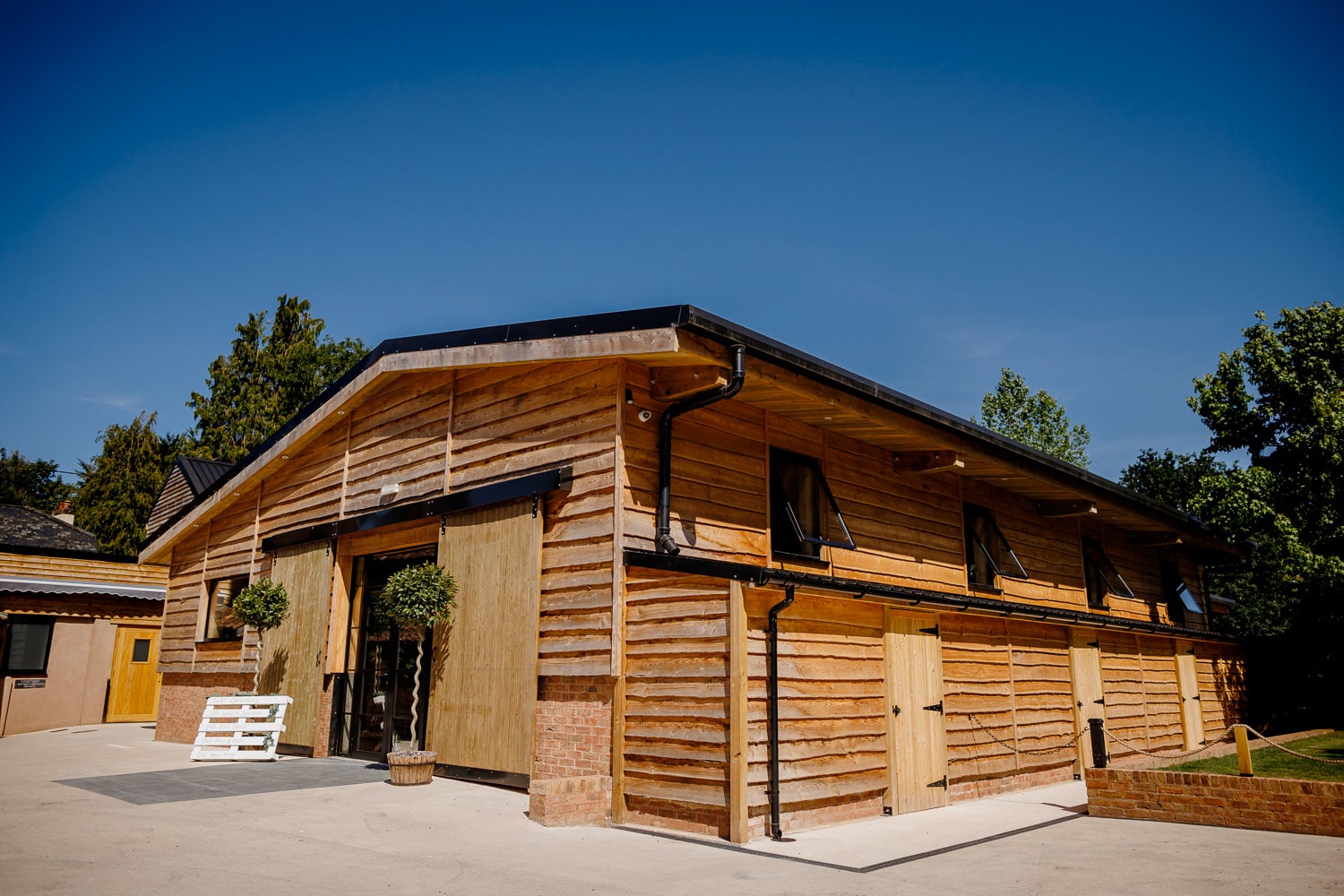 valleyside barn wedding
