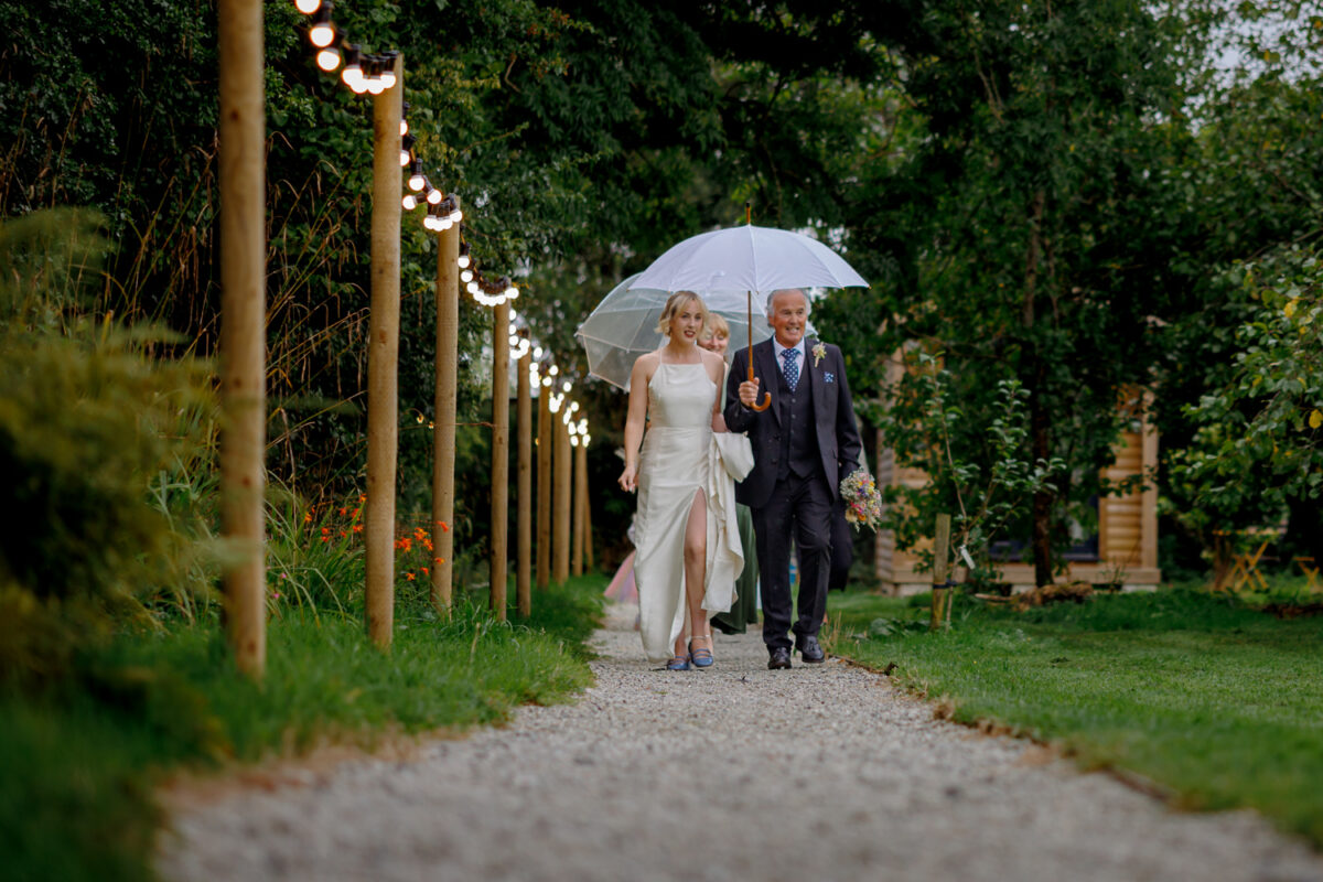 bride and father