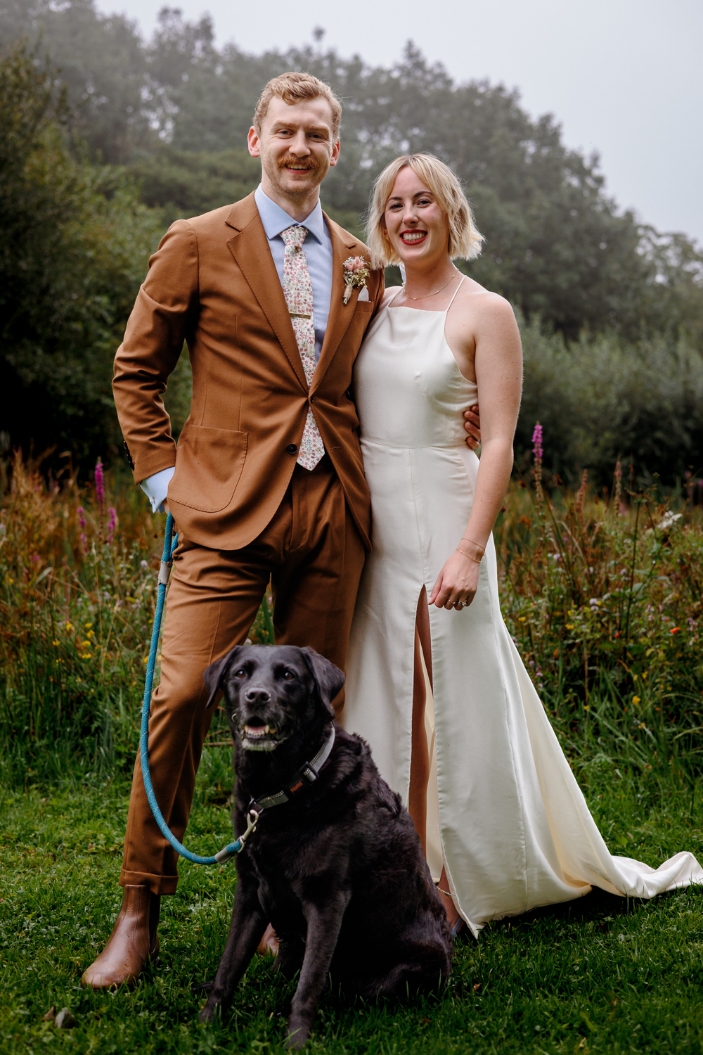 wedding couple with dog