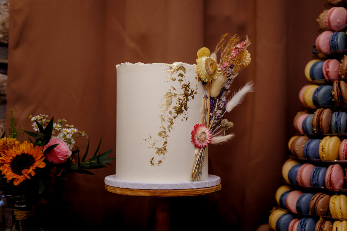 knightor winery wedding cake